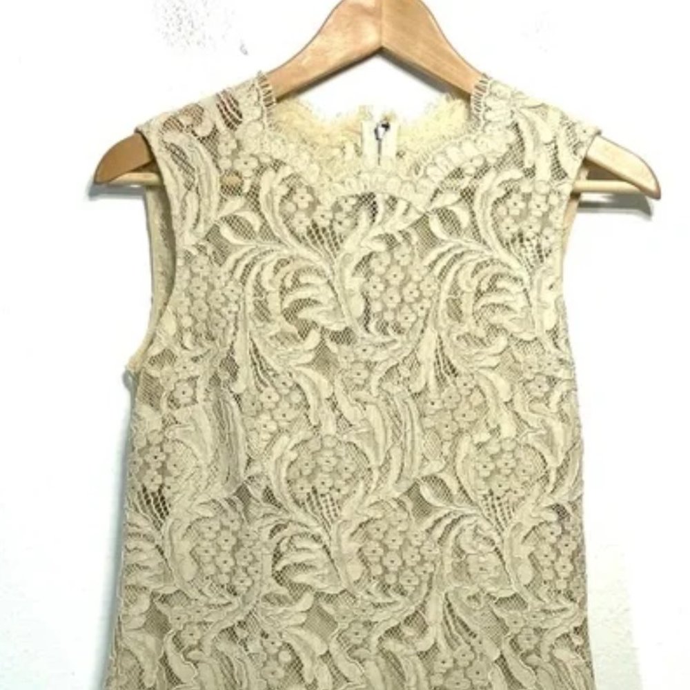 RARE gorgeous Dolce & Gabbana Lace Sleeveless top Size 40